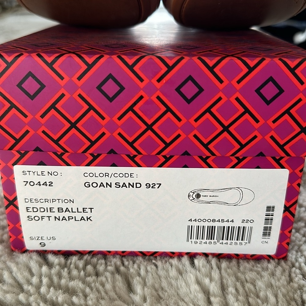 Tory Burch Eddie Ballet Flats; color: Sand; size 9 - Picture 4 of 4